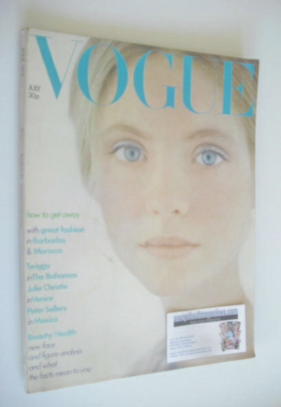<!--1973-07-->British Vogue magazine - July 1973 - Twiggy cover