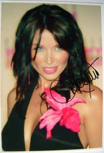 Dannii Minogue autograph (hand-signed photograph)