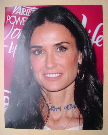 Demi Moore autograph (hand-signed photograph)