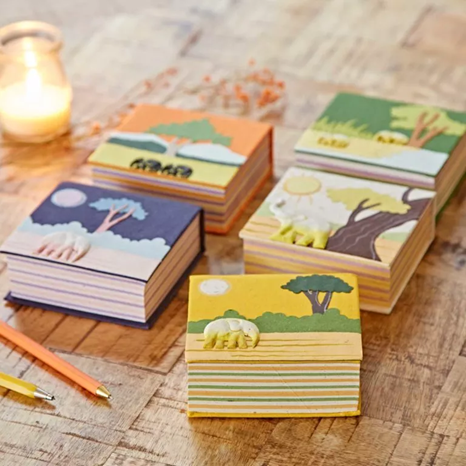 There are colourful Memo Blocks
