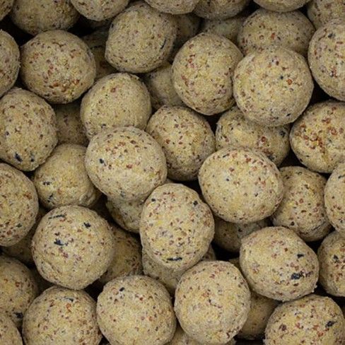These Wild Bird Fat Balls (No Net) have a new, improved recipe - better for your garden birds!