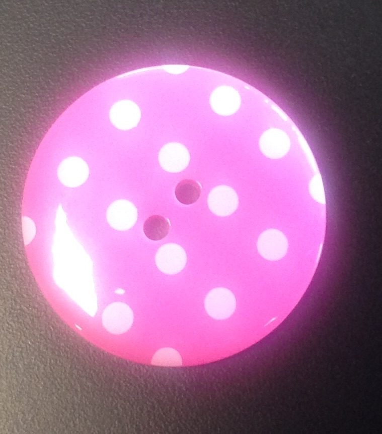 Button - Spotty Hot Pink 227 P1724
