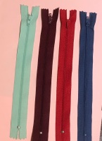 8" Nylon Auto Lock Zip