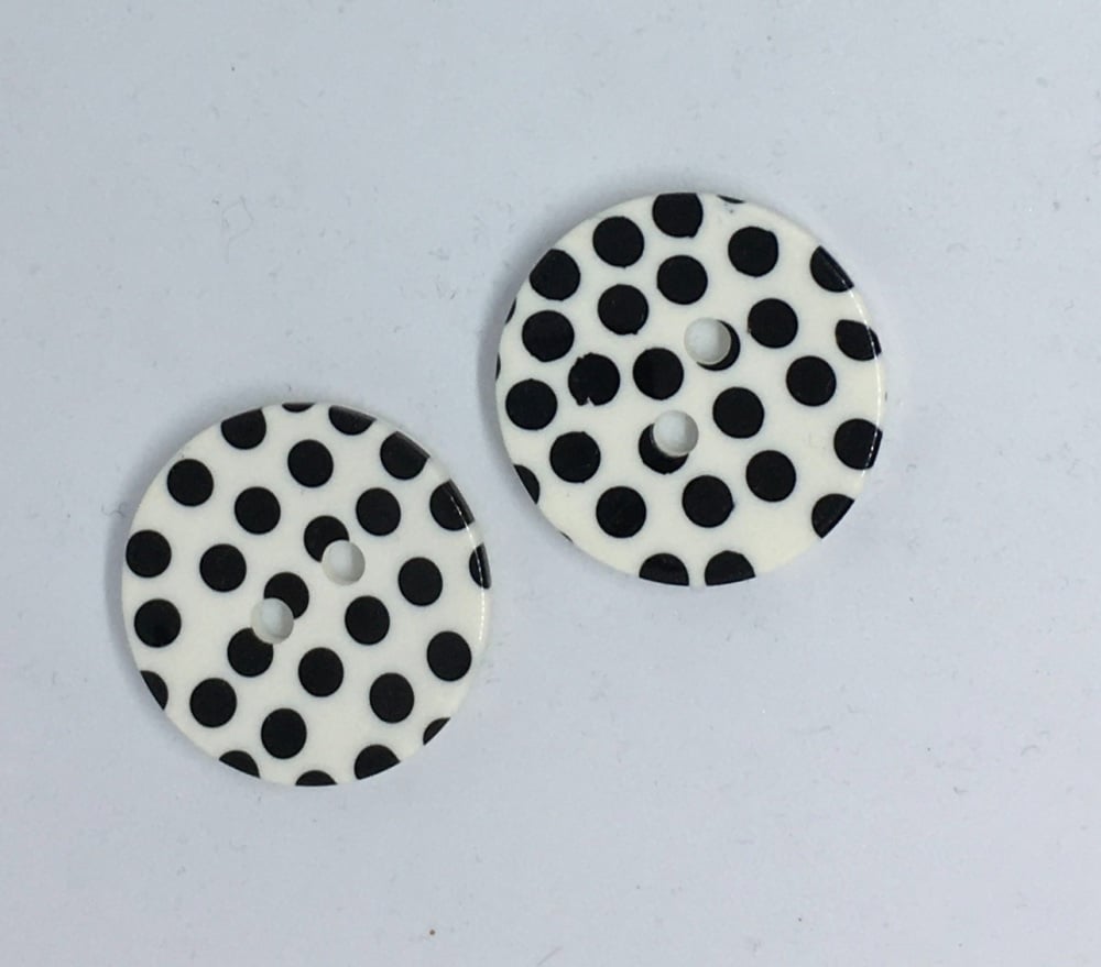 Button - White with Black Spots Size 60
