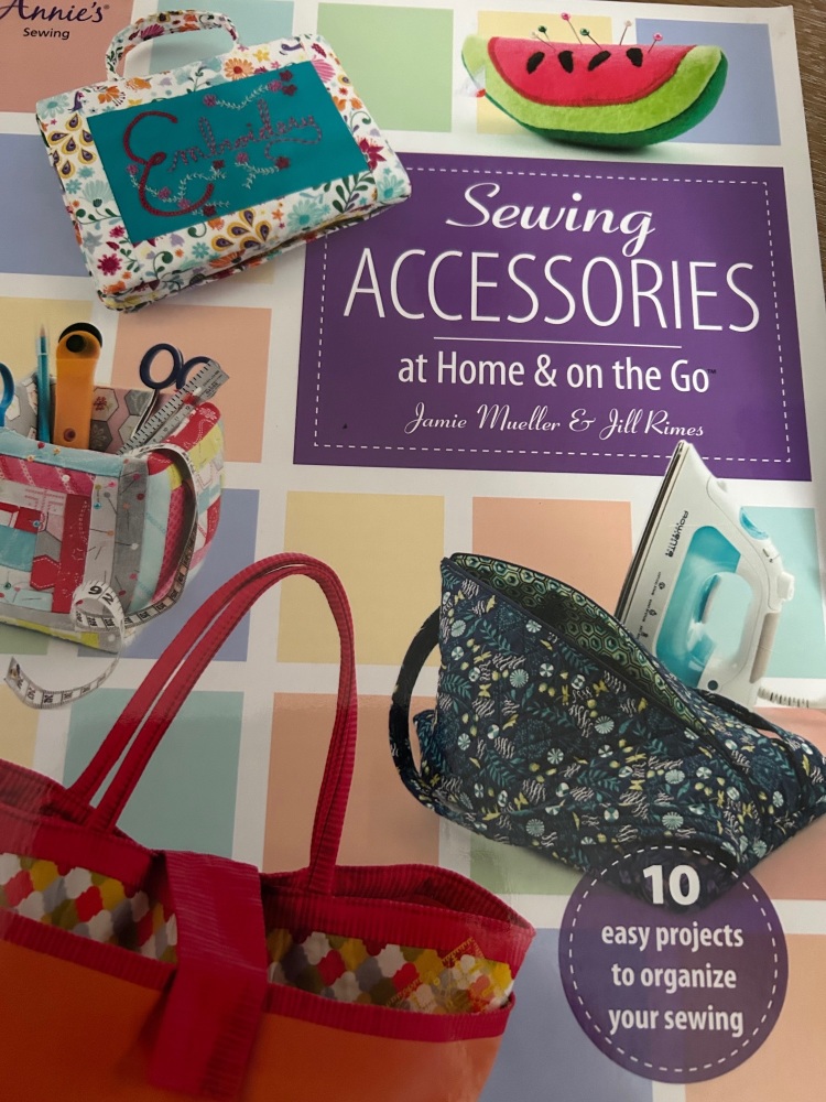 Sewing Accessories At Home & On The Go by Jamie Mueller & Jill Rimes
