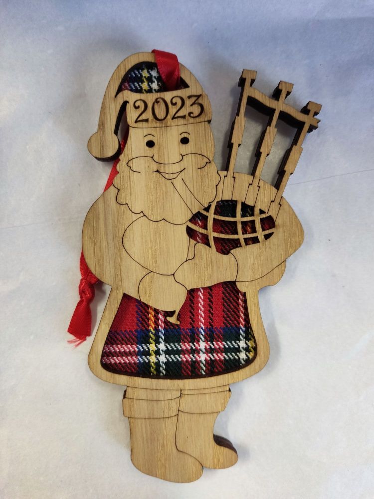 Santa Playing Bagpipes Hanging Plaque with Year
