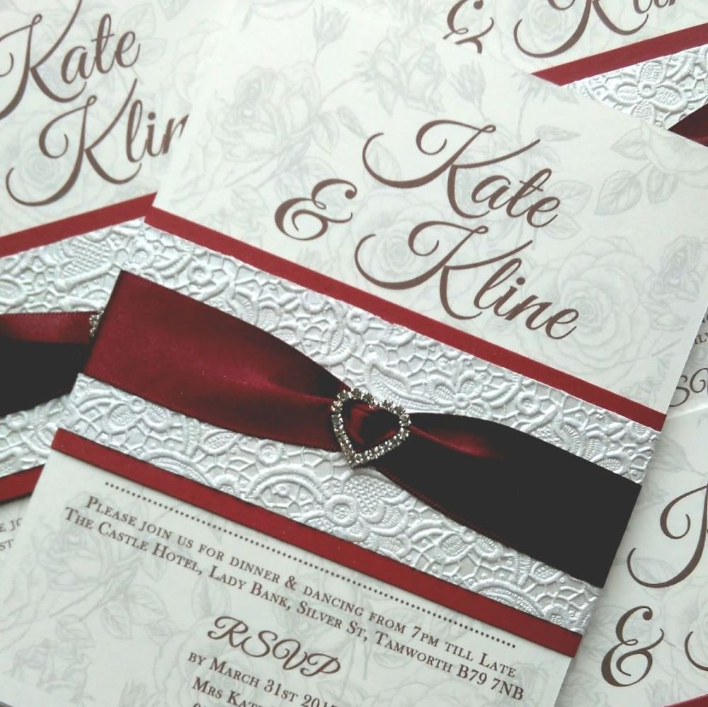 Card set with ribbon slider & lace wrap