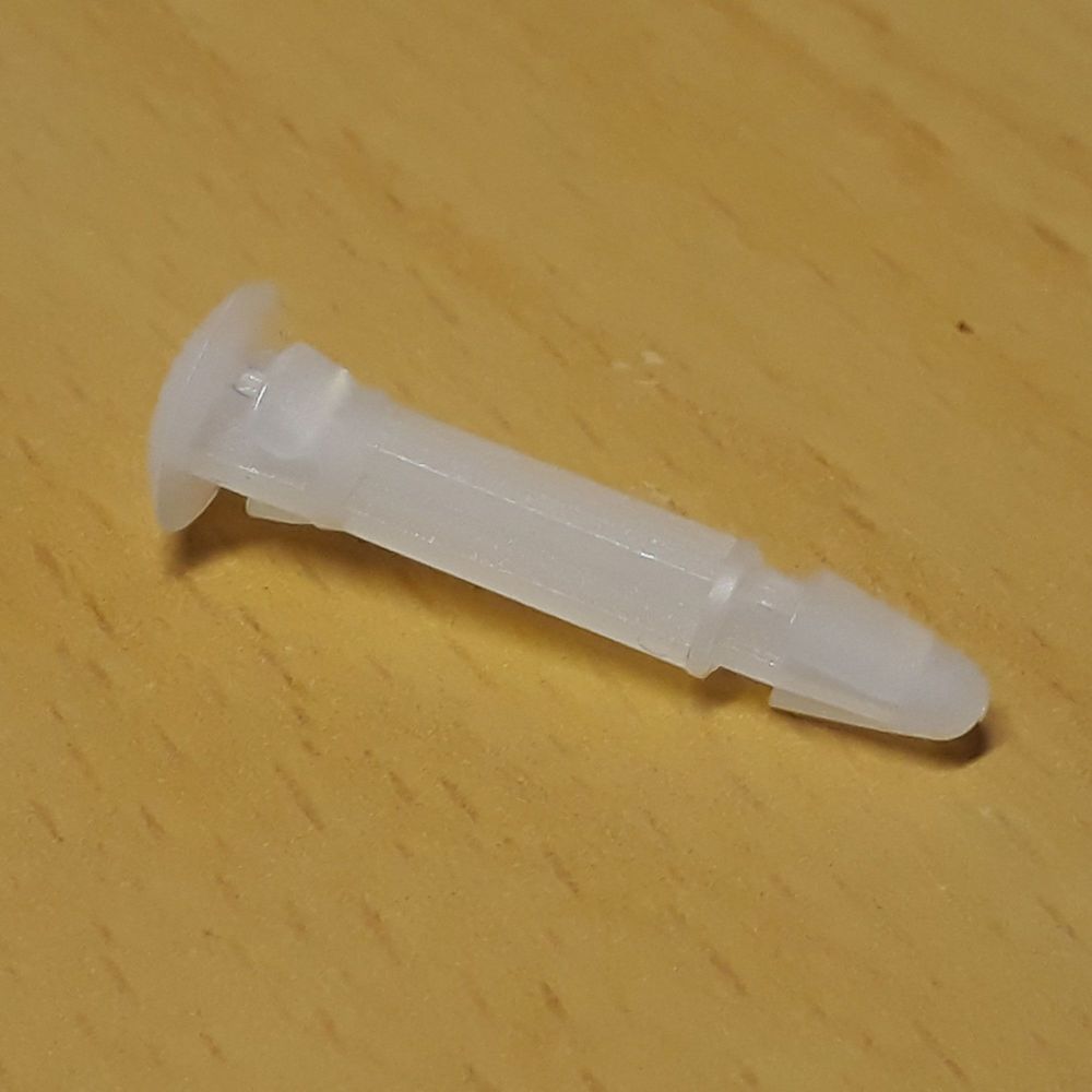 Pk of 4 Nylon Posts for Maino Incubators