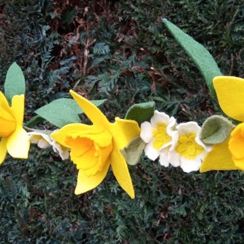 Daffodil Garland