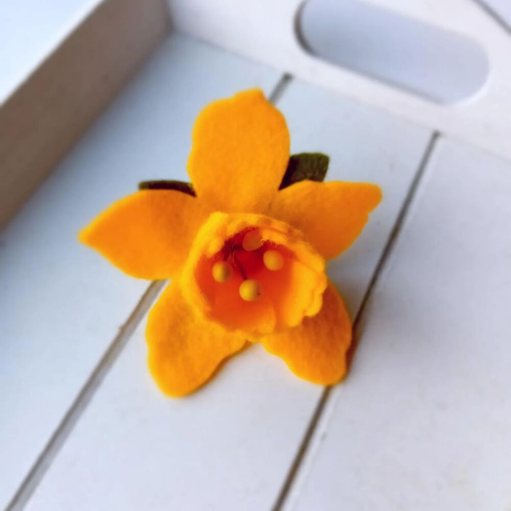 Daffodil Brooch
