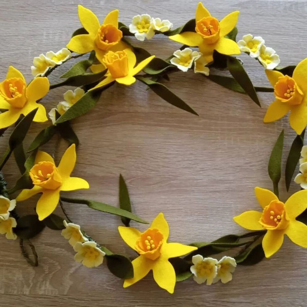 Daffodil Garland
