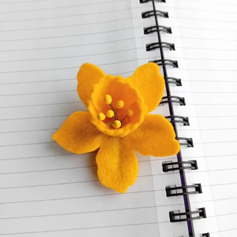 Daffodil Hair clip