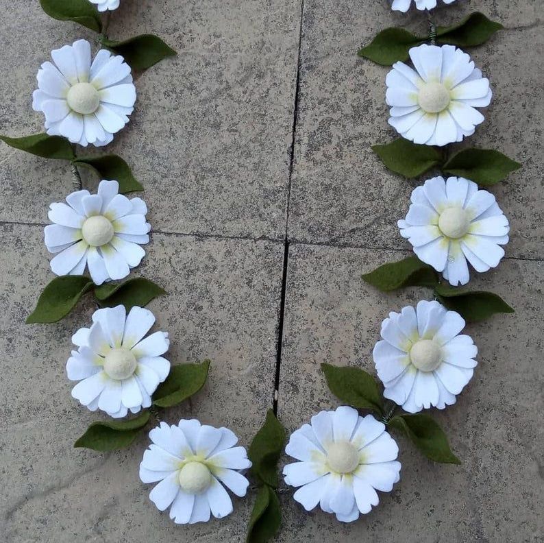 Daisy Garland