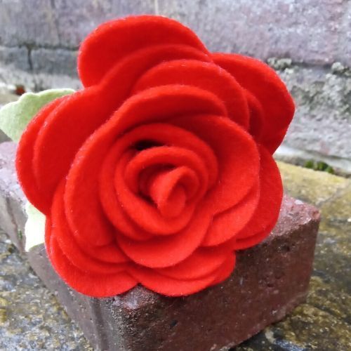 Valentines Single Felt Rose
