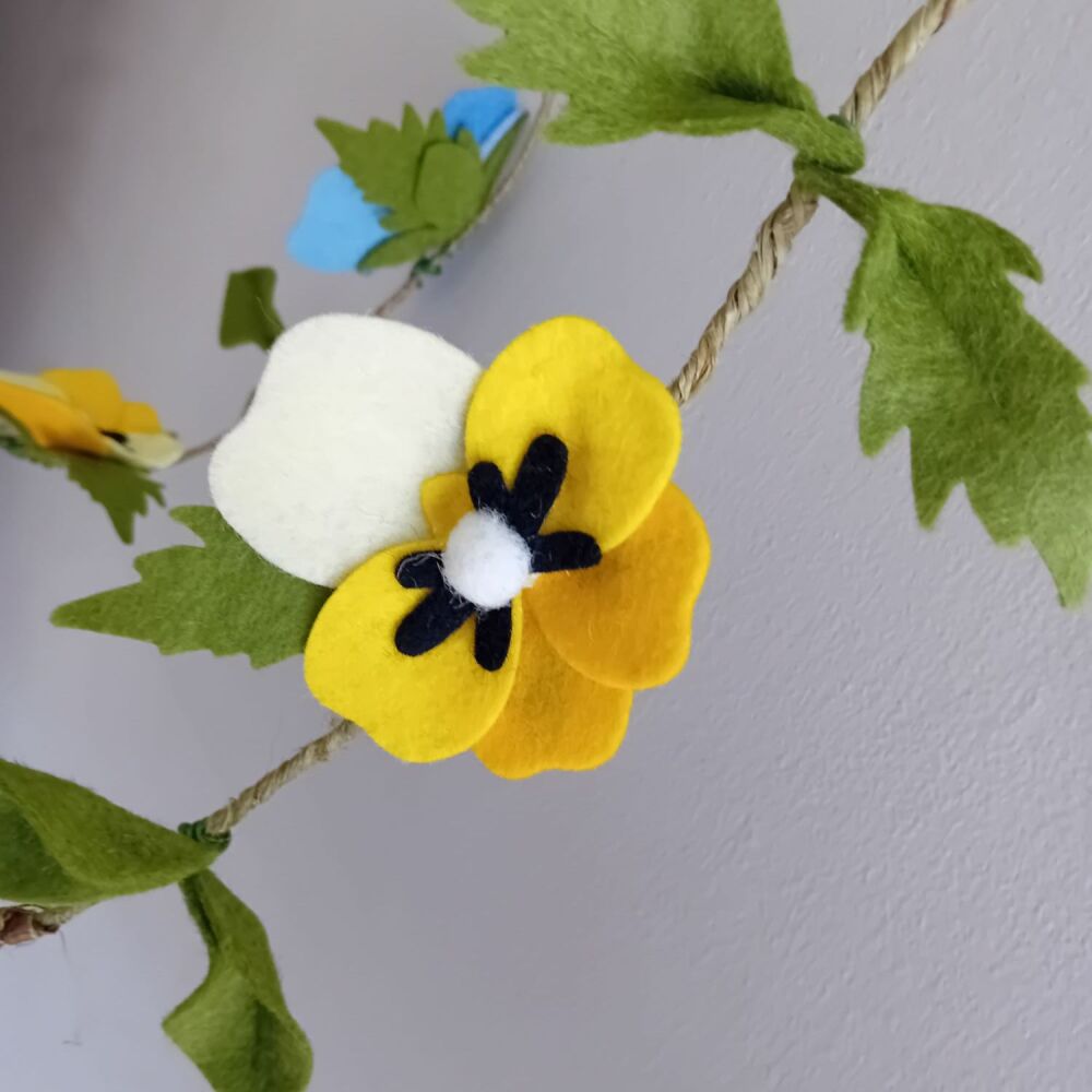 Pansy Garland