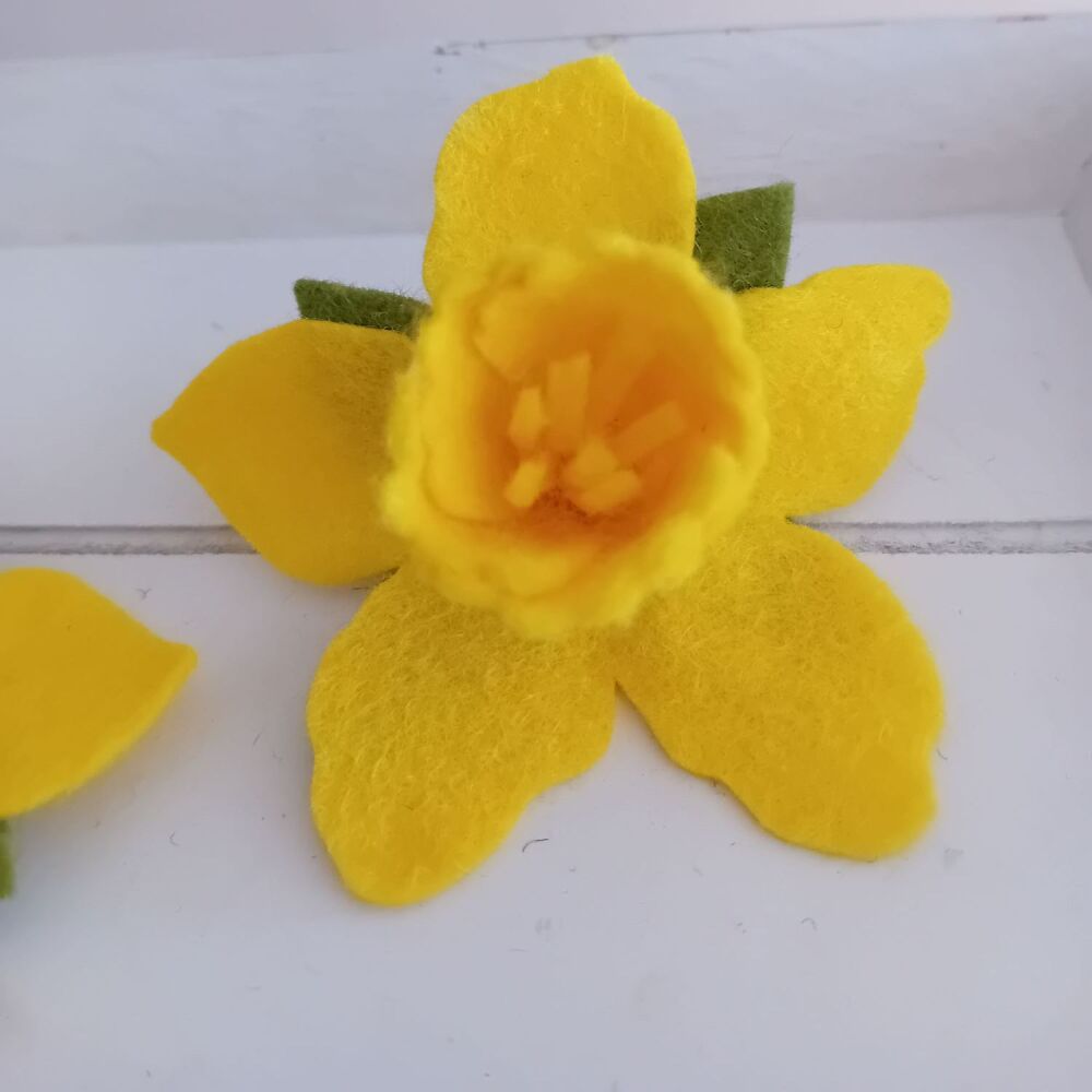 Daffodil Hair clip