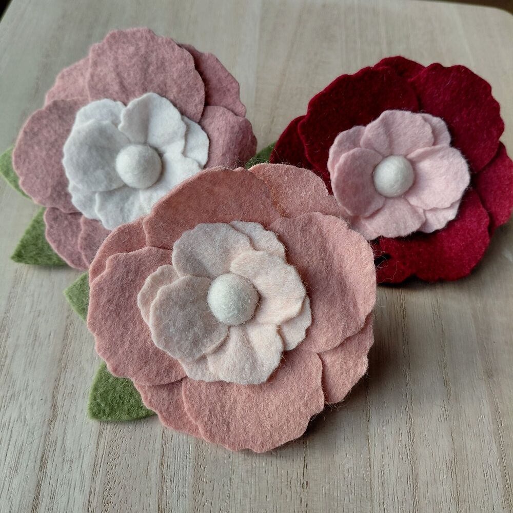 Rambling Rose Layered Flower Brooch