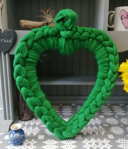 Chunky Wool Heart Wreath - Emerald Green Medium