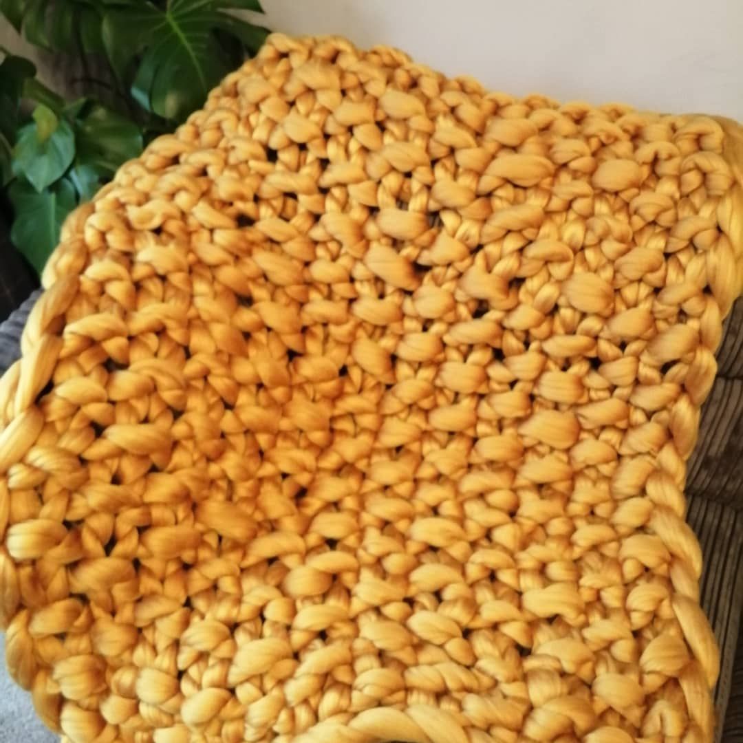 Chunky Wool Blanket - Mustard Yellow Seed Stitch