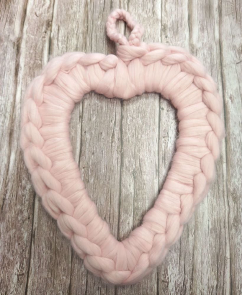 Chunky Wool Wreath - Baby Pink 
