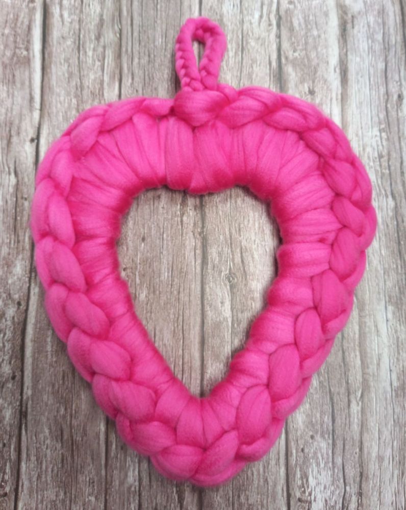 Chunky Wool Wreath - Bright Pink