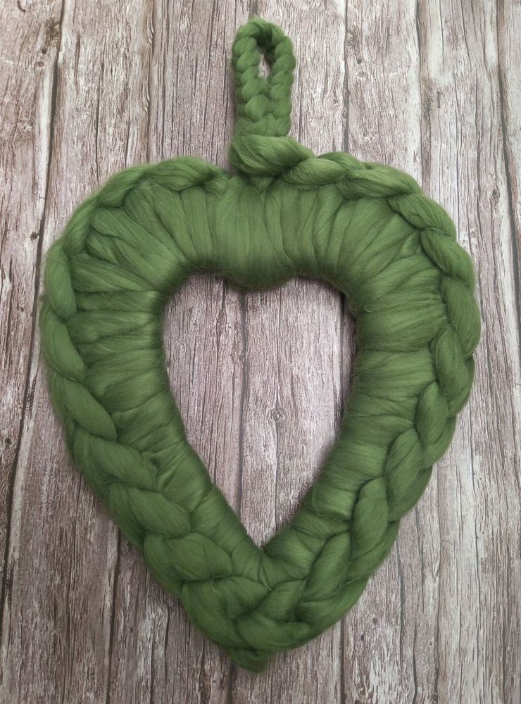 Chunky Wool Wreath - Sage Green 