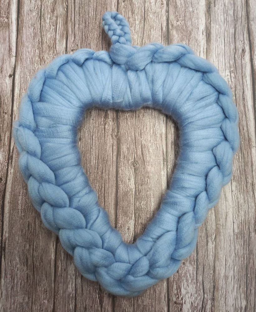 Chunky Wool Wreath - Sky Blue 