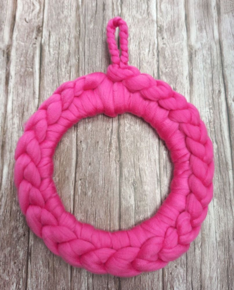 Chunky Wool Wreath - Pink
