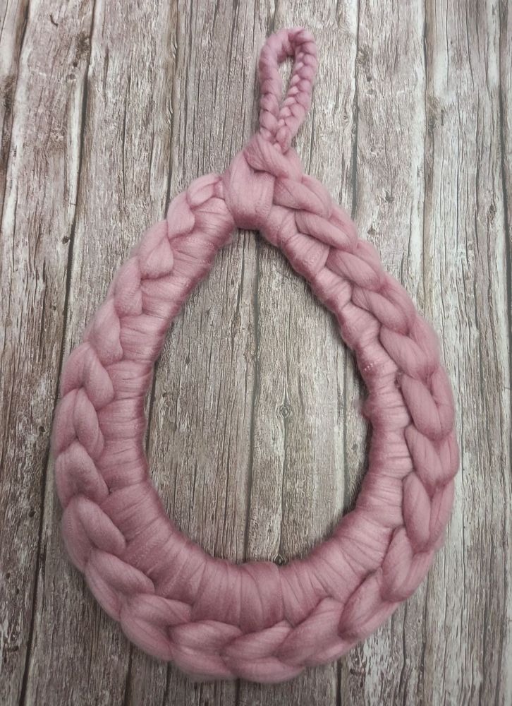 Chunky Wool Wreath - Dusky Pink