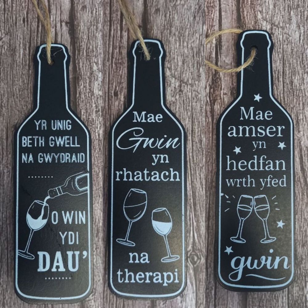 Welsh Wine Bottle Tag