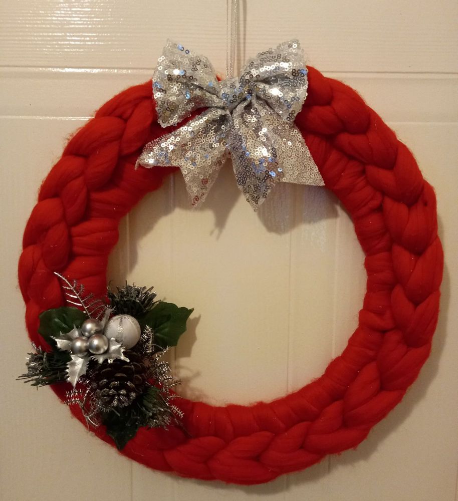 Chunky Wool Wreath - Red