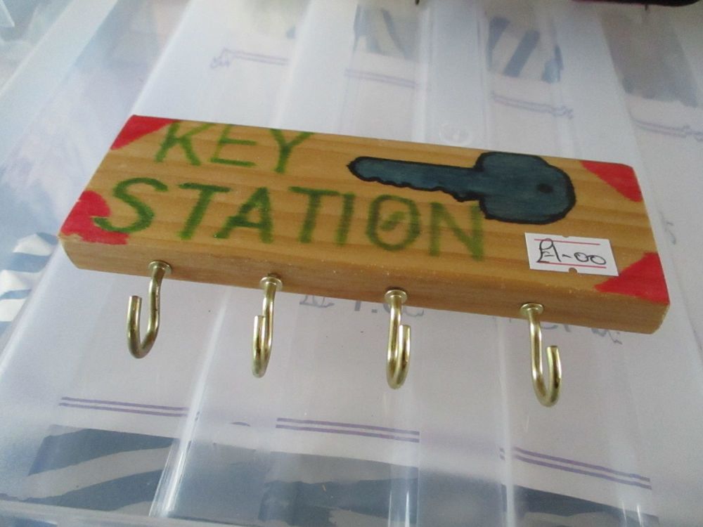 Blue Key Station - Wooden Key Caddy - Des In The Shed
