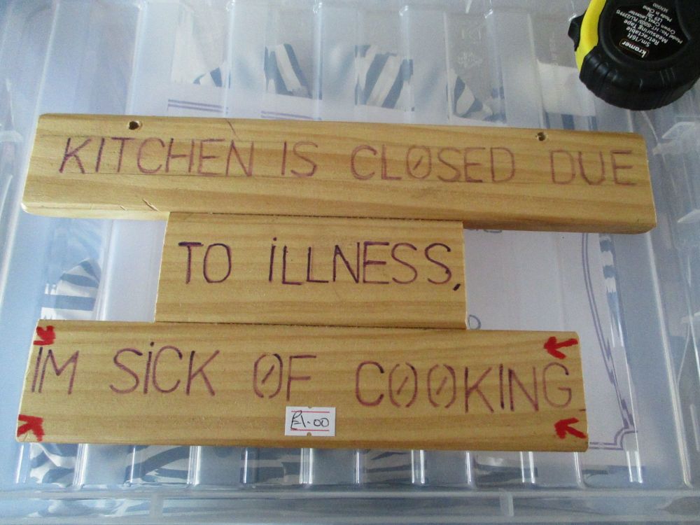 Kitchen Closed - Wooden Sign - Des In The Shed