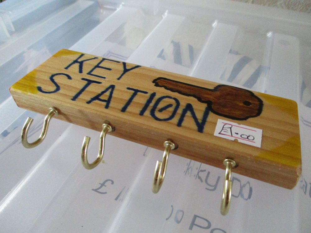 Brown Key Station - Wooden Key Caddy - Des In The Shed