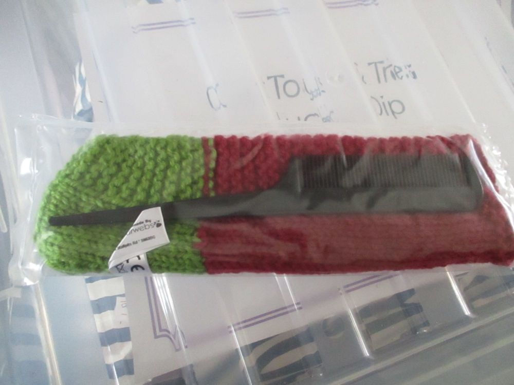 Green & Burgundy Knitted Comb Case with Comb - Knitted By KittyMumma