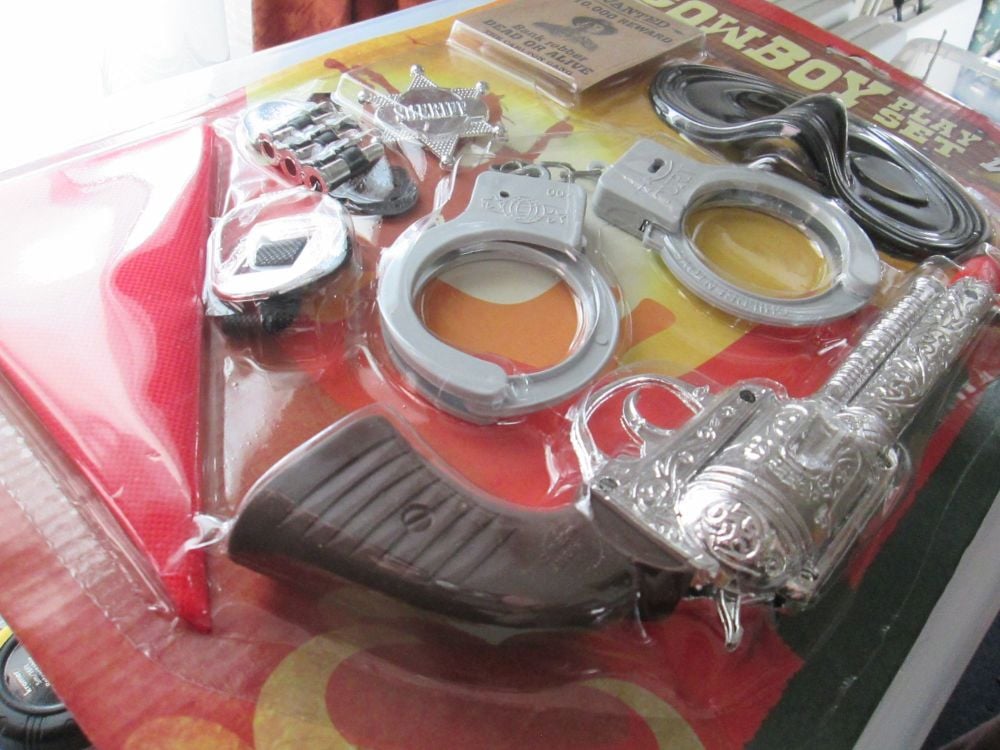 Cowboy Playset Wild West - Packaging got wet and has been removed. Will be securely wrapped instead.