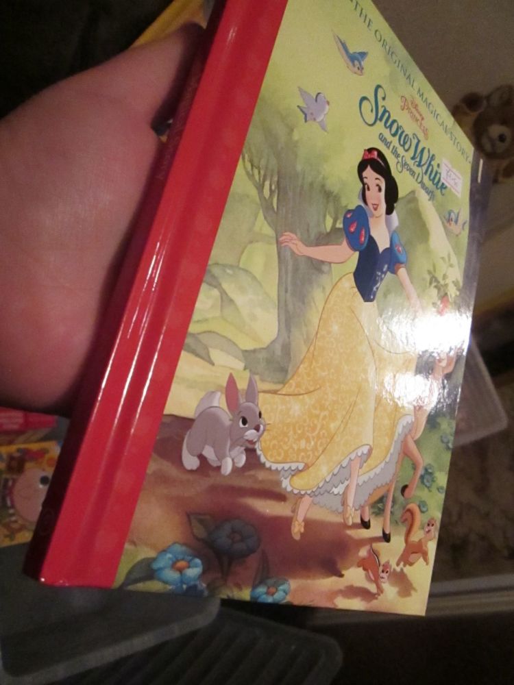 Disney Snow White And The Seven Dwarfs - The Original Magical Story