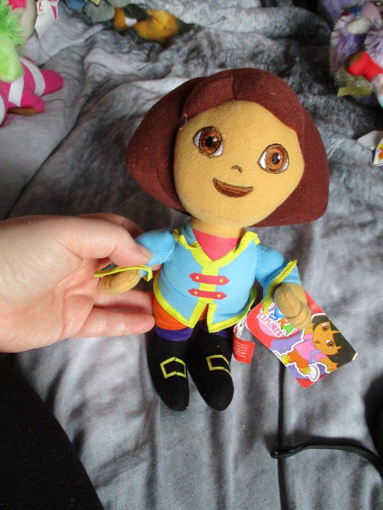 (*)Medium Pirate Dora - Nickelodeon Dora The Explorer - Soft Toy