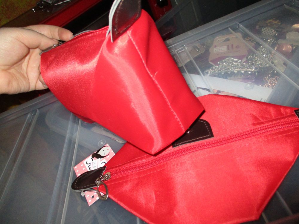 Red Folded Cosmetics Travel Bag - Look At Me