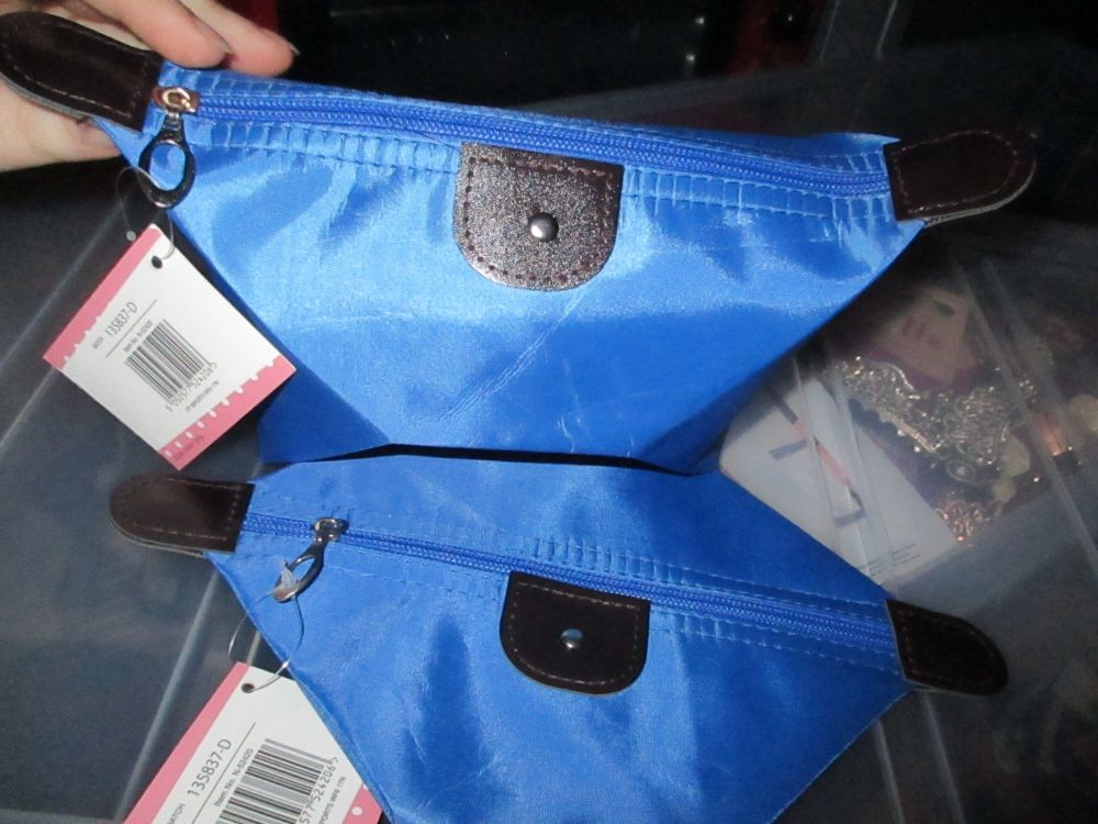 Dark Blue Folded Costmetics Travel Bag - Look At Me