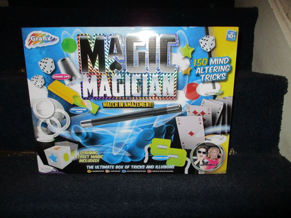 Magic Trick Magic Magician Ultimate Box of Tricks and Illusions