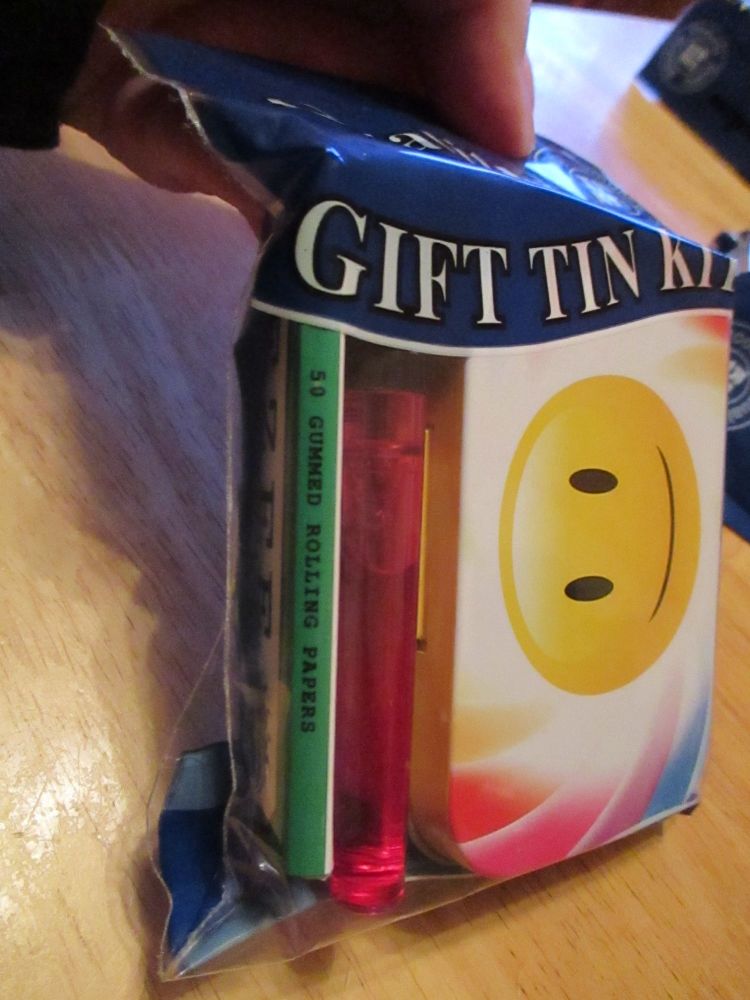 Smiley Print Hinged Tobacco Tin Papers & Pink Lighter Gift Set