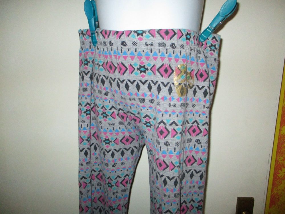 Young Dimensions Primark LM 10-11yr Grey Pink Blue Diamond Pattern Leggings