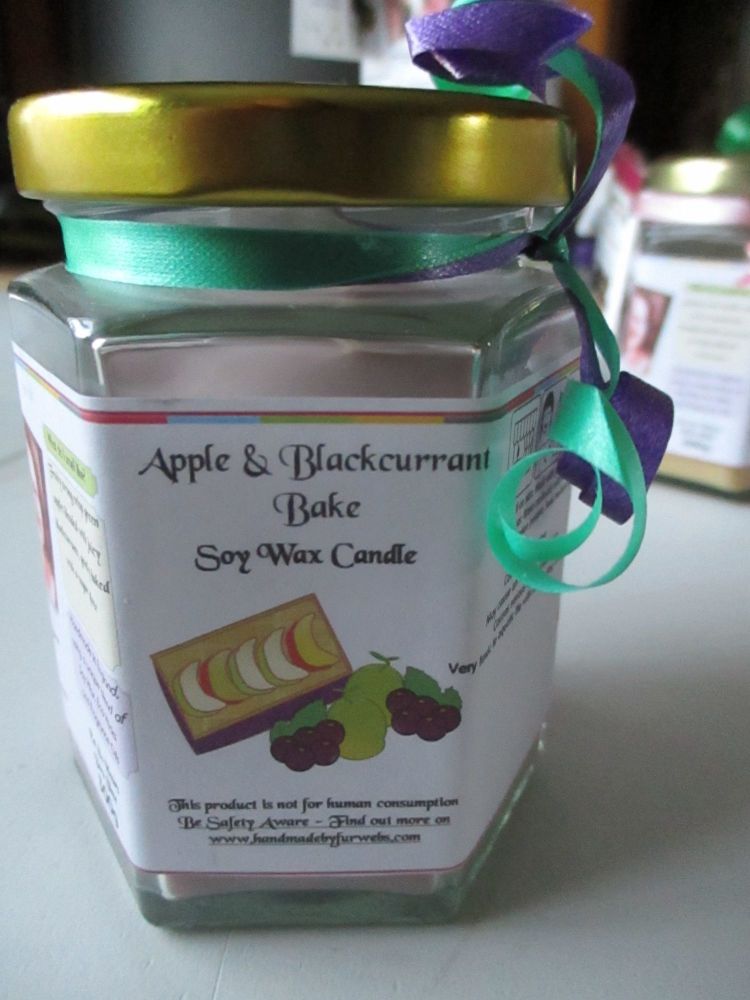 Apple & Blackcurrant Bake Scented Soy Wax Candle 300g