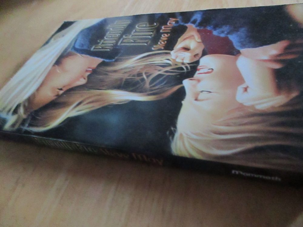 Steve May - Friendly Fire - Paperback