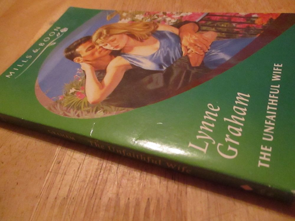 Lynne Graham - Mills & Boon - The Unfaithful Wife - Paperback