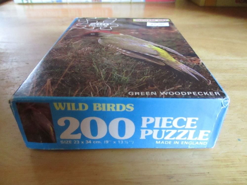 Ingham Day 200pc Green Woodpecker Jigsaw Puzzle (6pc missing)