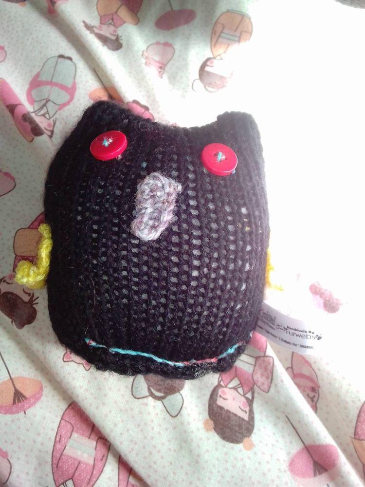 Black Body Yellow Wings with Red Eyes Mini Owl