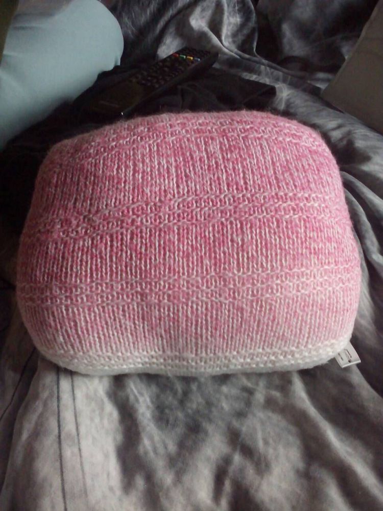 (*)White and Pink Rainbow Sedge Cushion