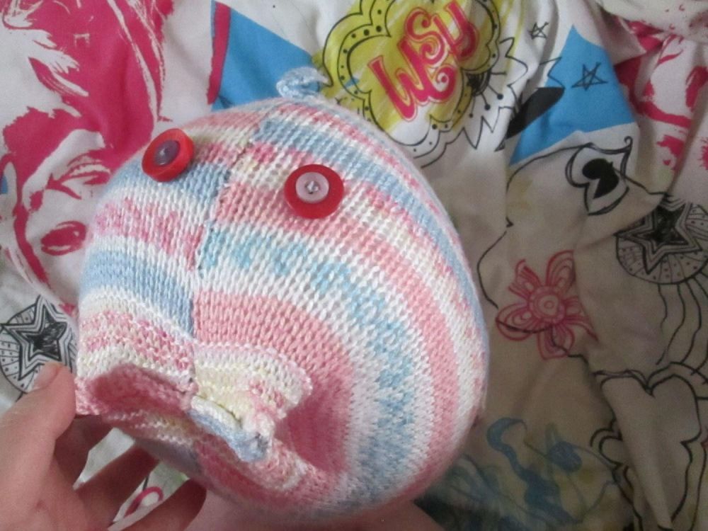 (*)Striped Pattern Pink Blue White Giant Fish Knitted Soft Toy